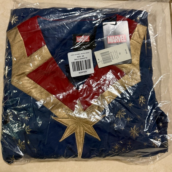Captain Marvel Her Universe Dress XS NWT - Picture 2 of 2